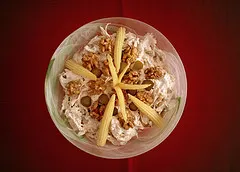 Cevizli Tavuk Salatası