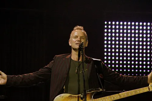 Boğaz manzarası eşliğinde Sting konseri