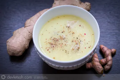 Baharatlı Tavuk Suyu Çorbası