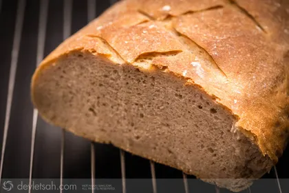 Sponge ile Ekşi Mayalı Ekmek